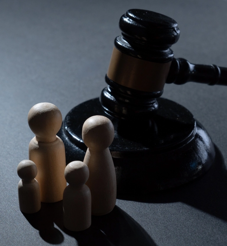 drewniana rodzina, młotek